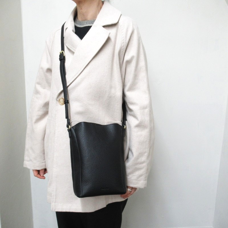 Legato Largo レトロシボ縦型ショルダー /BK